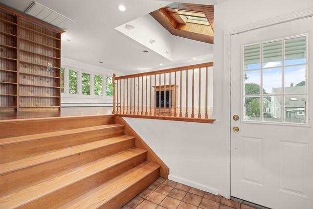 27 Miller Ave, Braintree, MA 02184