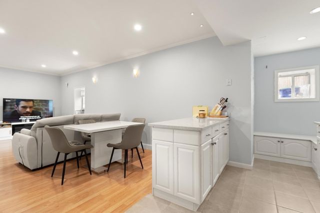 27 Miller Ave, Braintree, MA 02184