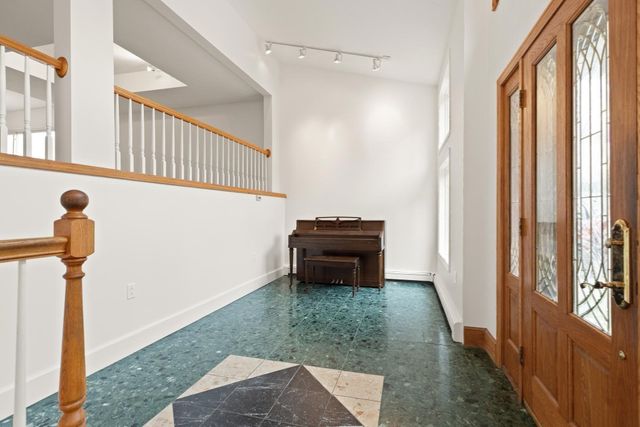27 Miller Ave, Braintree, MA 02184