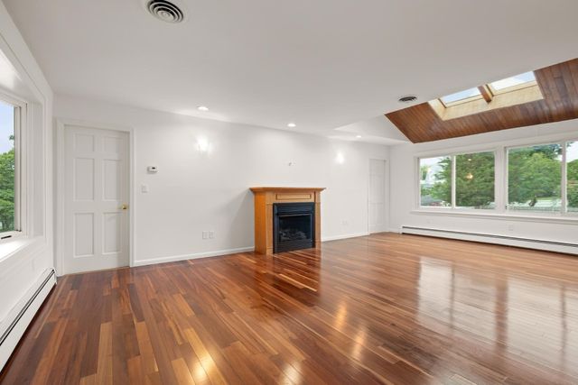 27 Miller Ave, Braintree, MA 02184