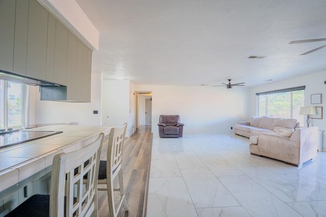 1136 W Seeger Avenue, Visalia, CA 93277