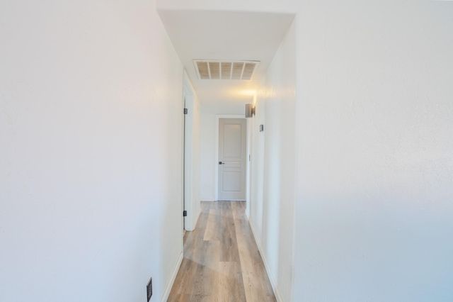 1136 W Seeger Avenue, Visalia, CA 93277