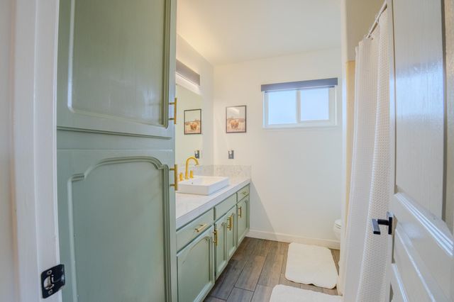 1136 W Seeger Avenue, Visalia, CA 93277