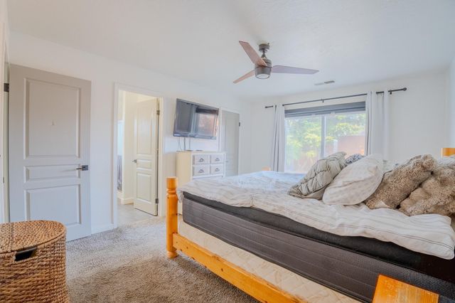 1136 W Seeger Avenue, Visalia, CA 93277