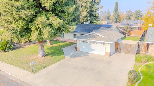 1136 W Seeger Avenue, Visalia, CA 93277
