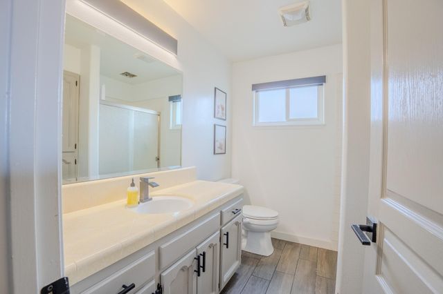 1136 W Seeger Avenue, Visalia, CA 93277