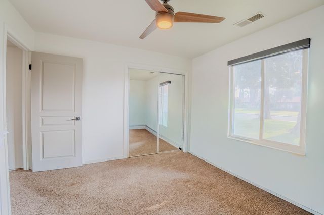 1136 W Seeger Avenue, Visalia, CA 93277