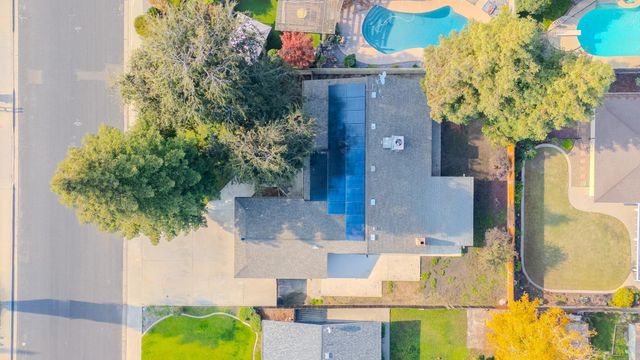 1136 W Seeger Avenue, Visalia, CA 93277