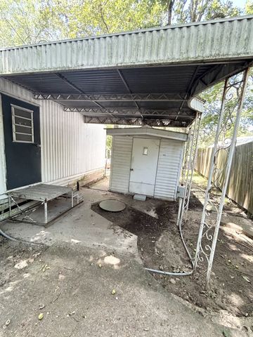 305 Live Oak Lane, Mabank, TX 75156