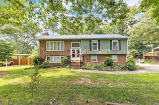 2712 Pebblebrook Drive, Sanford, NC 27330