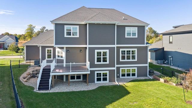 2618 Smoky Trail, Fitchburg, WI 53711