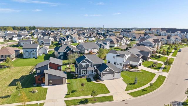 2618 Smoky Trail, Fitchburg, WI 53711