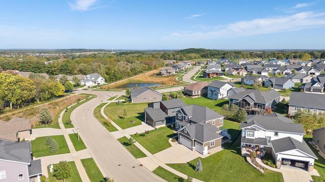 2618 Smoky Trail, Fitchburg, WI 53711