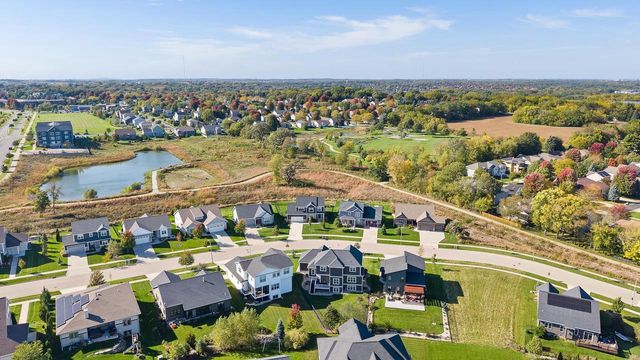 2618 Smoky Trail, Fitchburg, WI 53711