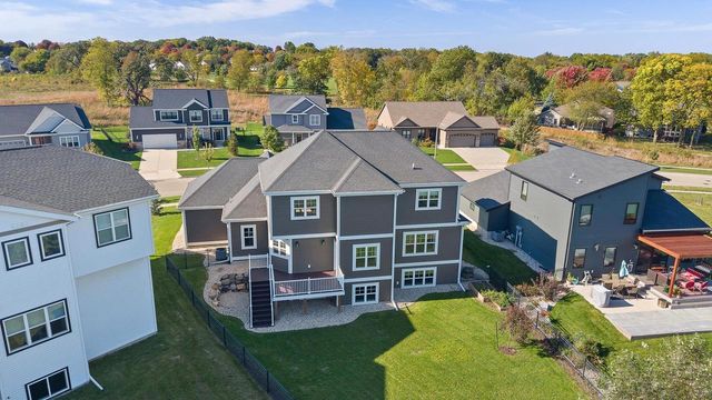2618 Smoky Trail, Fitchburg, WI 53711