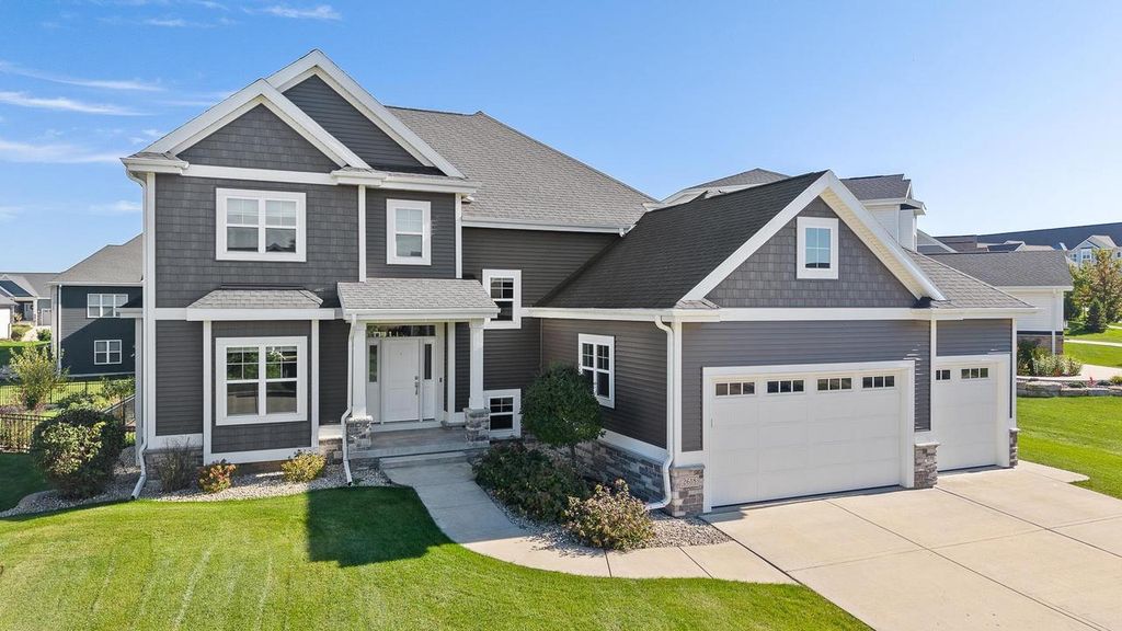 2618 Smoky Trail, Fitchburg, WI 53711