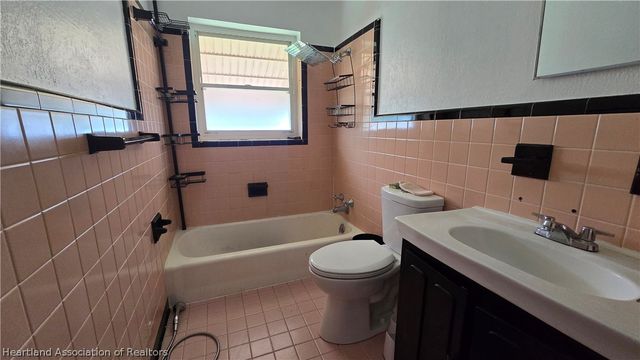 311 E Walnut Street, Avon Park, FL 33825