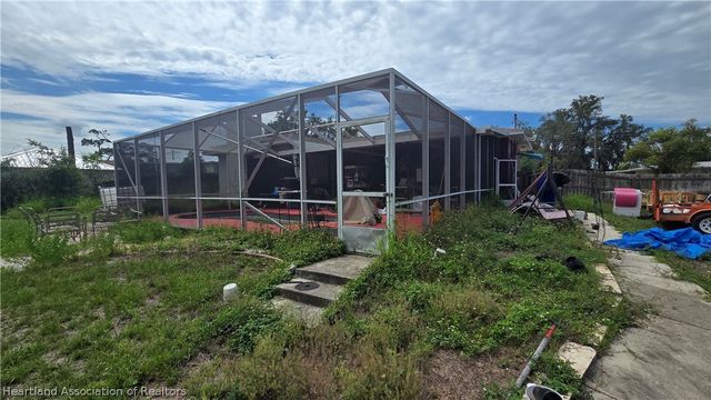311 E Walnut Street, Avon Park, FL 33825
