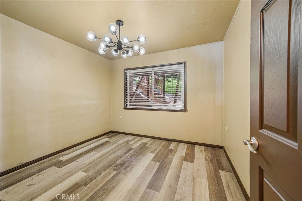 Image 20 of property listing at 944 Knickerbocker Road, Big Bear Lake, CA 92315