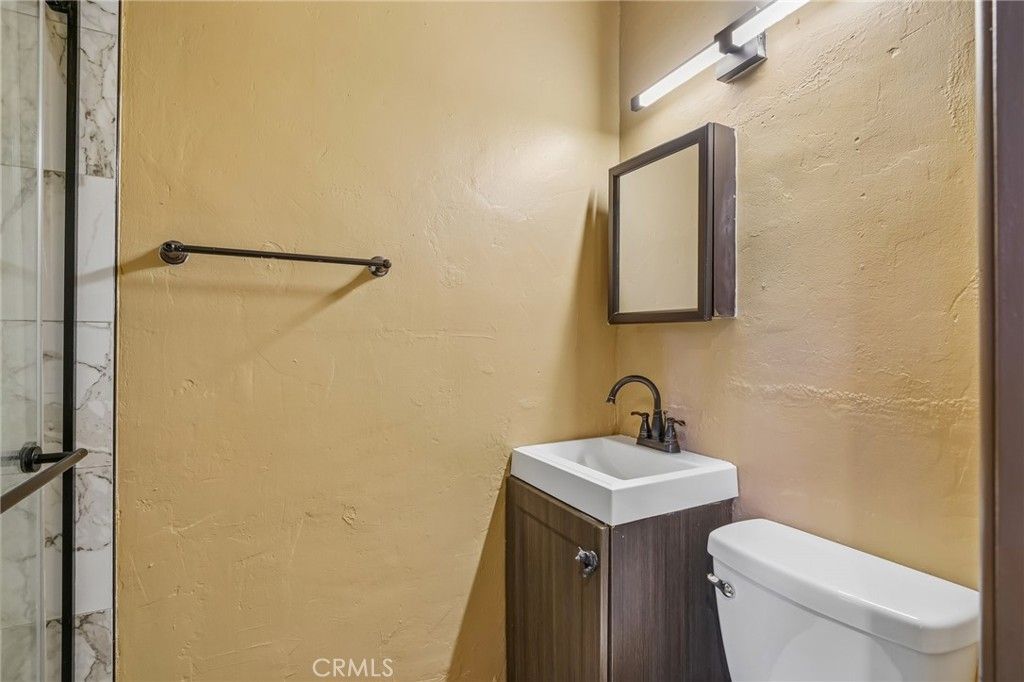 Image 23 of property listing at 944 Knickerbocker Road, Big Bear Lake, CA 92315