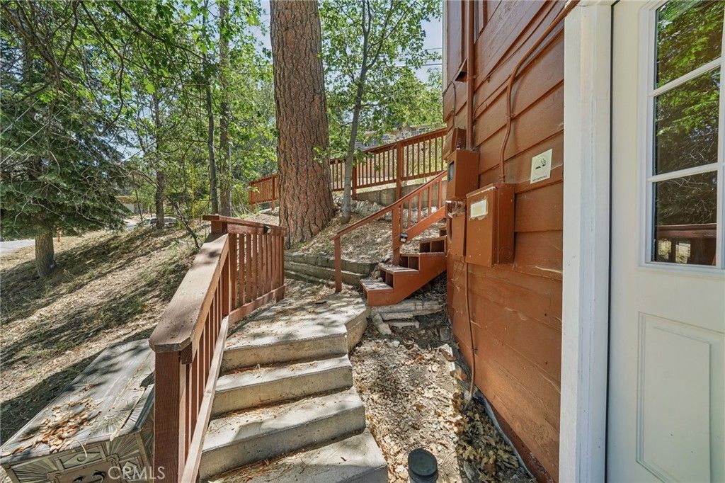 Image 24 of property listing at 944 Knickerbocker Road, Big Bear Lake, CA 92315