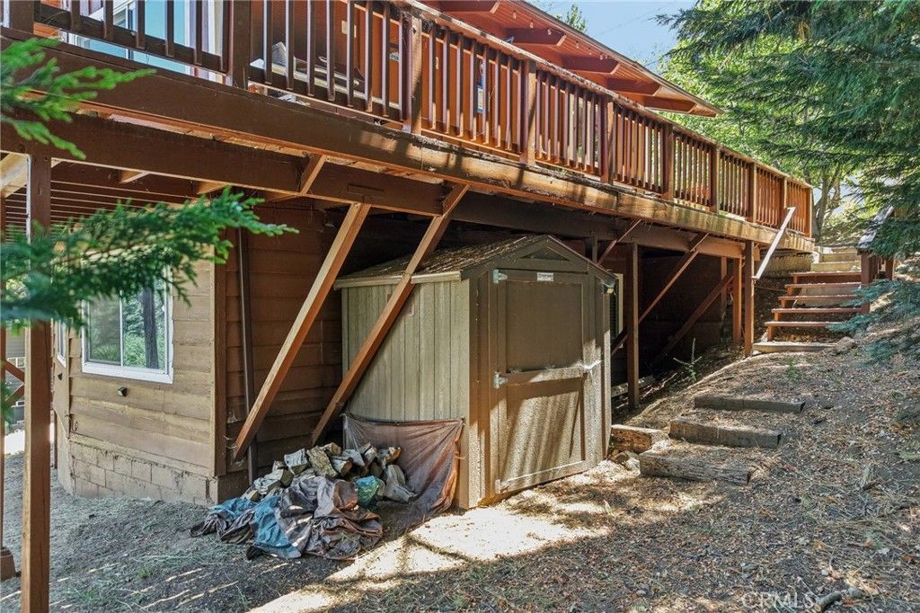 Image 28 of property listing at 944 Knickerbocker Road, Big Bear Lake, CA 92315