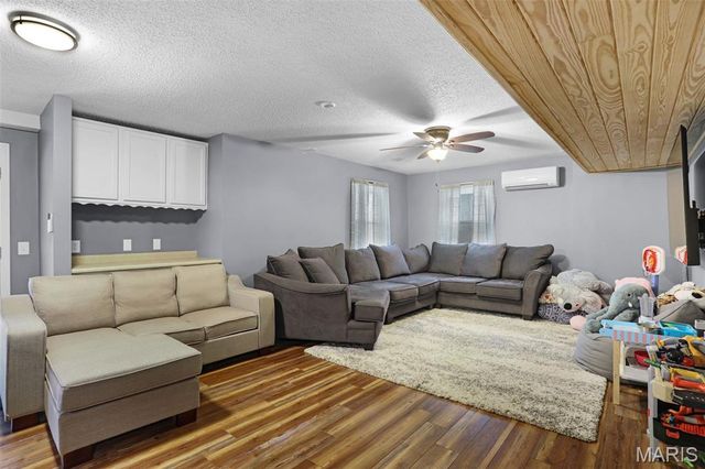 103 Meadow Lane, Labadie, MO 63055