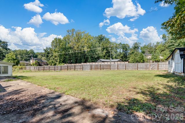 2116 Deepwood Court, Gastonia, NC 28054