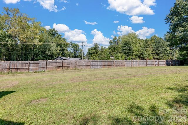 2116 Deepwood Court, Gastonia, NC 28054