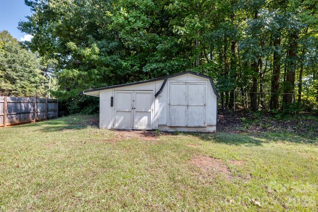 2116 Deepwood Court, Gastonia, NC 28054