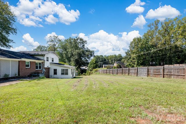 2116 Deepwood Court, Gastonia, NC 28054