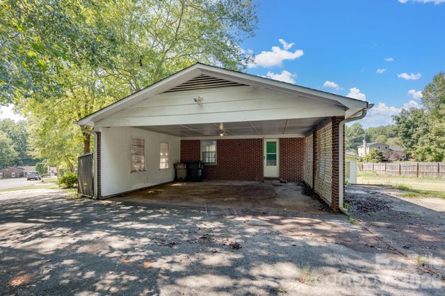 2116 Deepwood Court, Gastonia, NC 28054