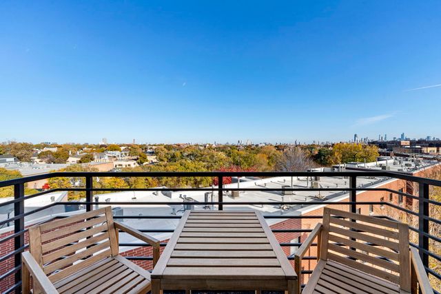 2911 N Western Avenue 513, Chicago, IL 60618