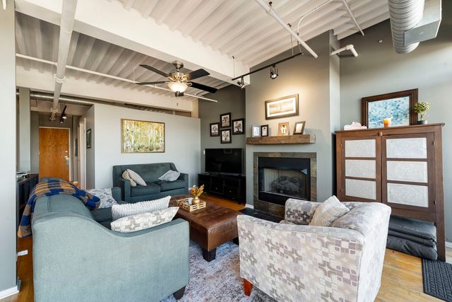 2911 N Western Avenue 513, Chicago, IL 60618