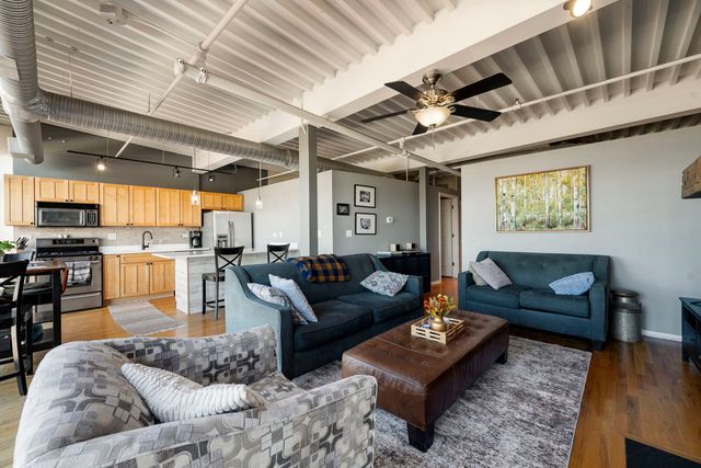 2911 N Western Avenue 513, Chicago, IL 60618