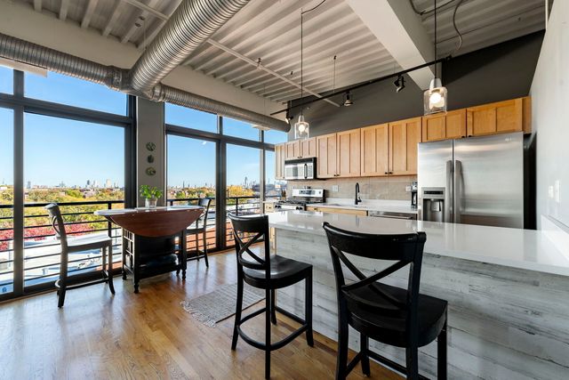 2911 N Western Avenue 513, Chicago, IL 60618