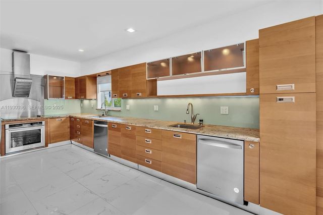 10065 Bay Harbor Ter, Bay Harbor Islands, FL 33154