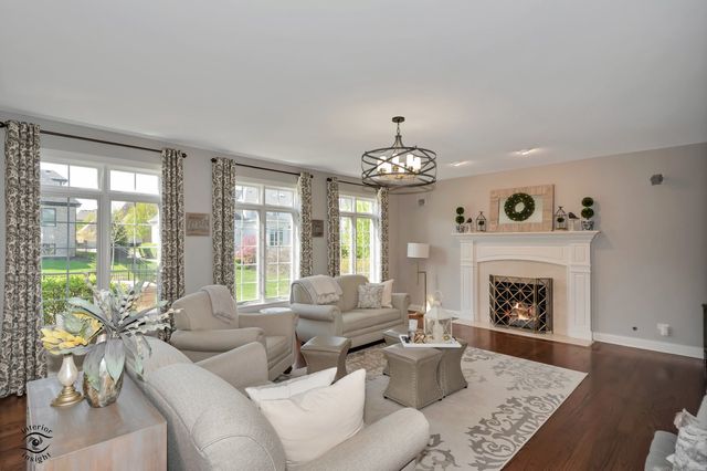 10829 Warwick Lane, Orland Park, IL 60462