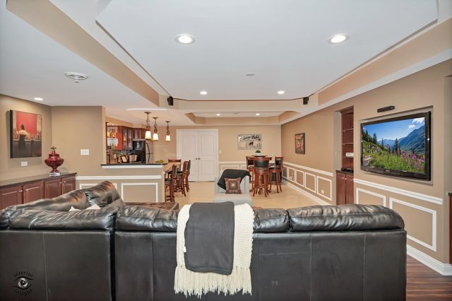 10829 Warwick Lane, Orland Park, IL 60462
