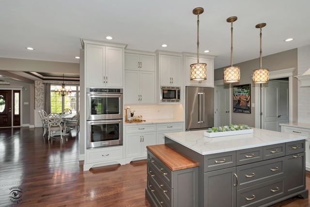 10829 Warwick Lane, Orland Park, IL 60462