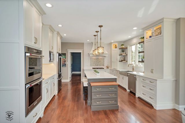 10829 Warwick Lane, Orland Park, IL 60462