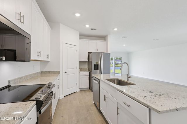 7365 EVERETT FOREST Drive, Jacksonville, FL 32218