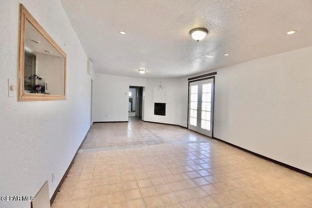 9967 Gideon Circle, Socorro, TX 79927