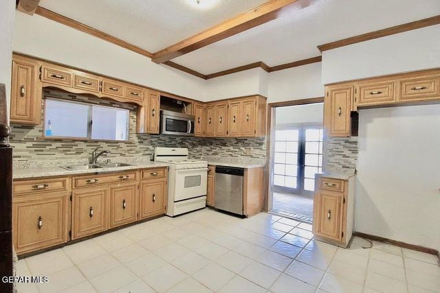 9967 Gideon Circle, Socorro, TX 79927