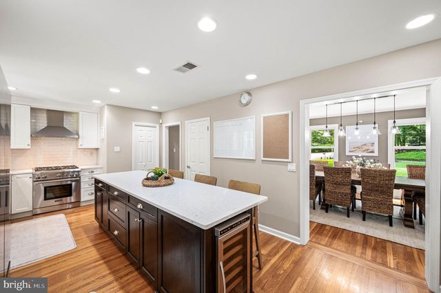 6 BRADFORD TER, Newtown Square, PA 19073