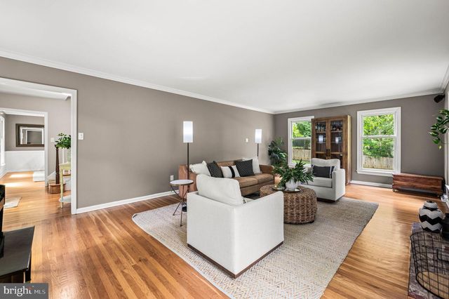 6 BRADFORD TER, Newtown Square, PA 19073