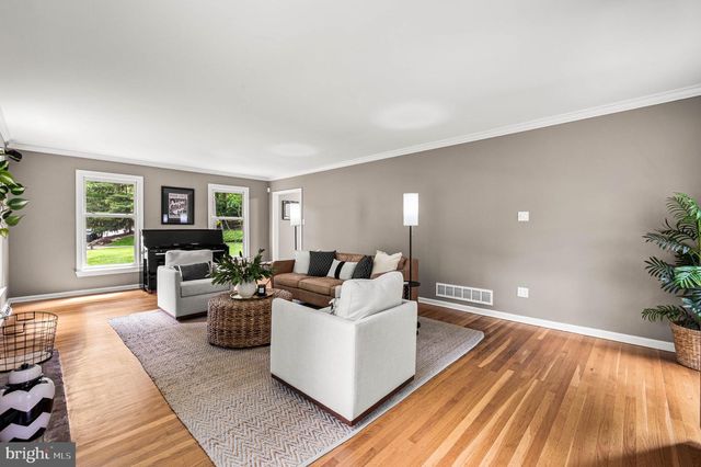 6 BRADFORD TER, Newtown Square, PA 19073