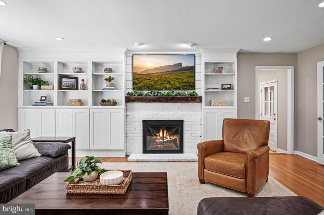 6 BRADFORD TER, Newtown Square, PA 19073