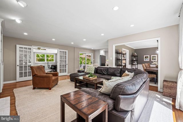 6 BRADFORD TER, Newtown Square, PA 19073