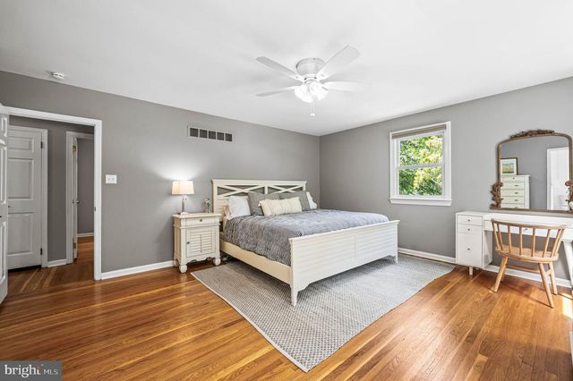 6 BRADFORD TER, Newtown Square, PA 19073